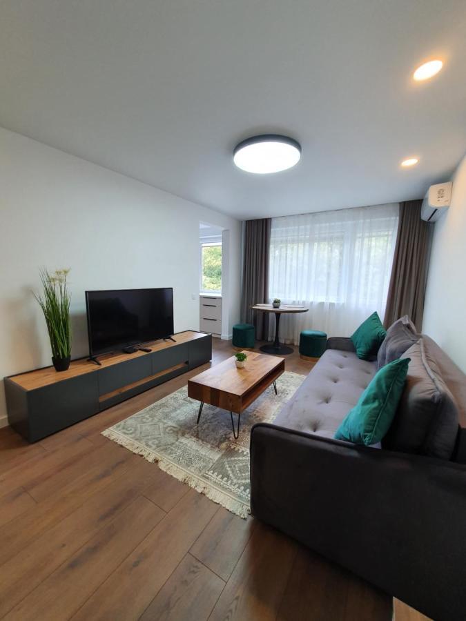 Talsa 1-Bedroom Apartment In City Center Siauliai Zewnętrze zdjęcie