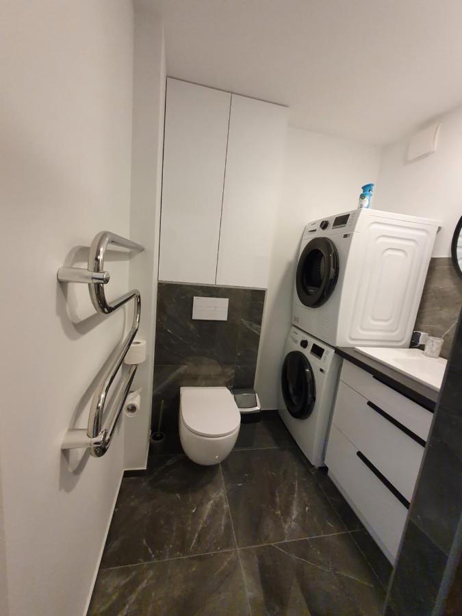 Talsa 1-Bedroom Apartment In City Center Siauliai Zewnętrze zdjęcie